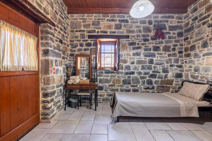 Traditional Stone House By The Sea... Kapetanianá Exteriér fotografie